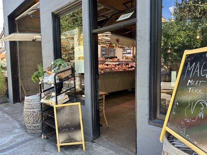 Expecting a Baby, Expecting a Restaurant